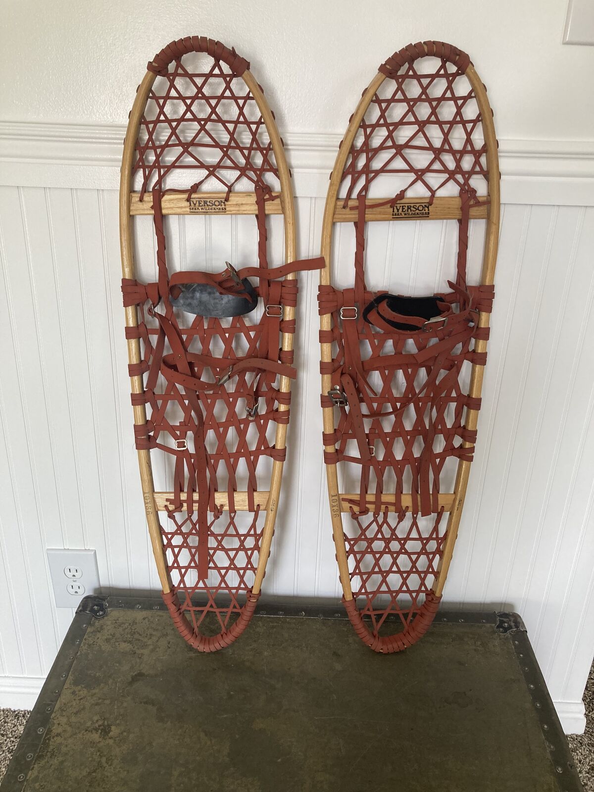 SNOWSHOE -Handcrafted - Iverson Seek Wilderness ADULT 10x36  - NEW CONDITION!!