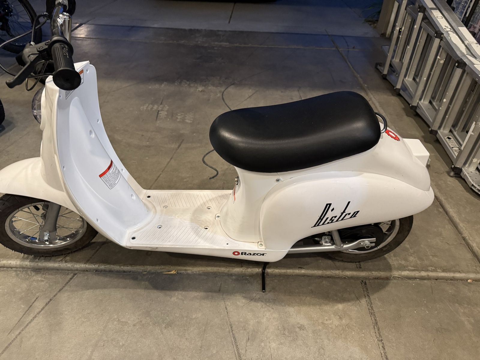 Razor Pocket Mod Bistro 12v Electric Moped– Runs Great