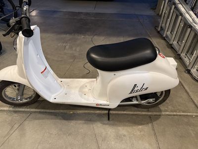 Razor Pocket Mod Bistro 12v Electric Moped– Runs Great