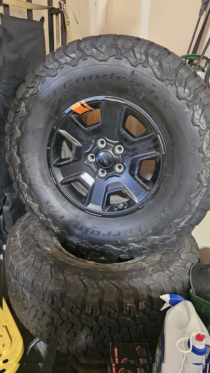 Jeep Wheels and 35” BFG KO2s (315/70 R17)