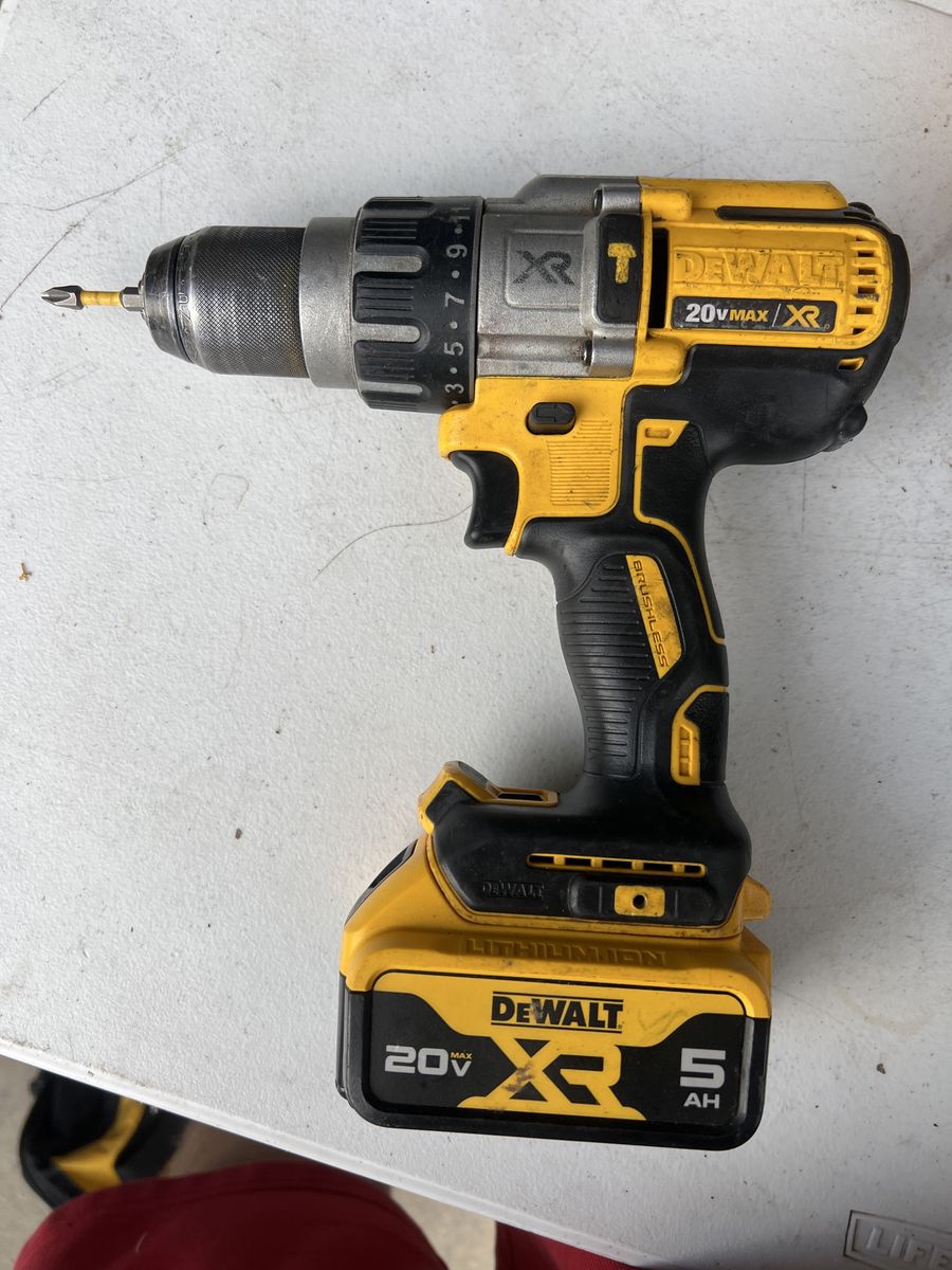 DeWalt 20V MAX XR Brushless Cordless Drill DCD791B with 5.0Ah Battery