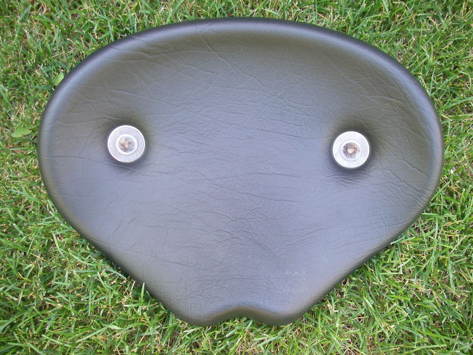 Classic Pan Style Tractor / Riding Mower Seat, Padded, Steel and Rubber Coated, 16", Like New Condition