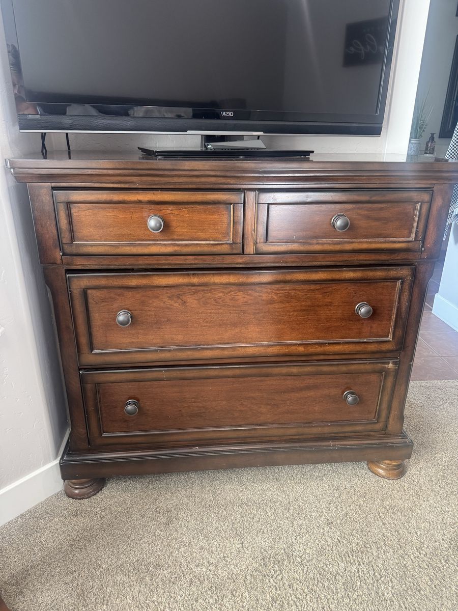Main image 6