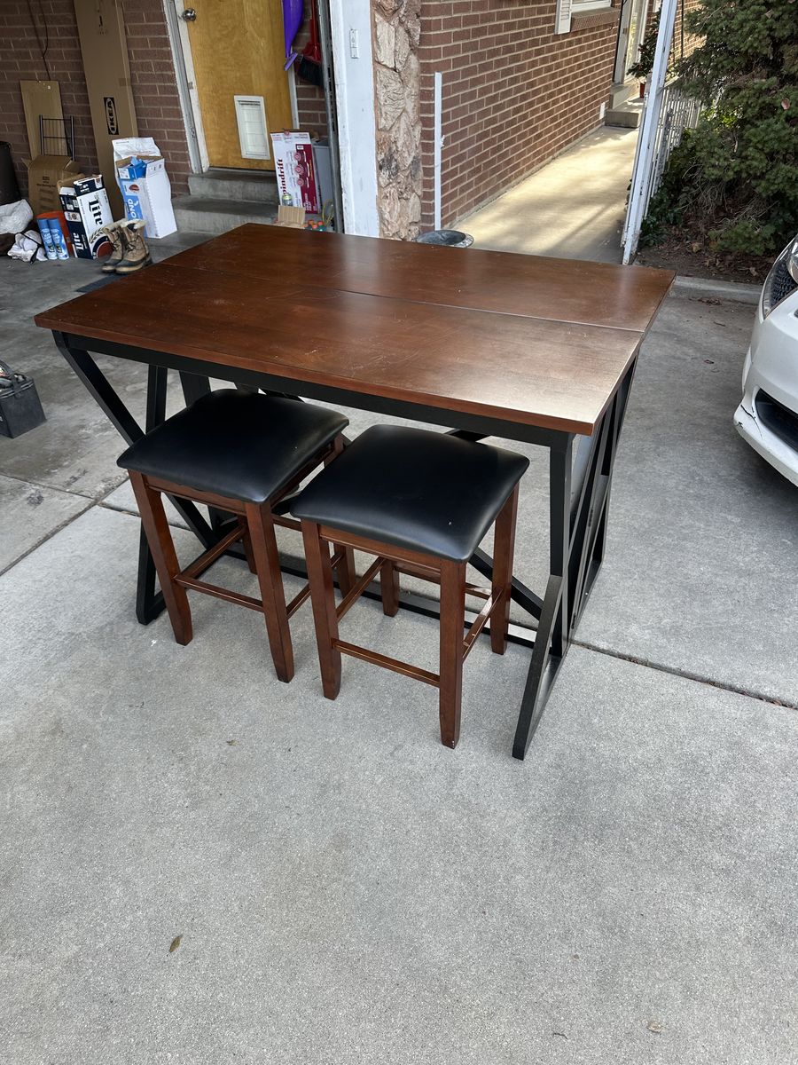 Folding Dining table with stools