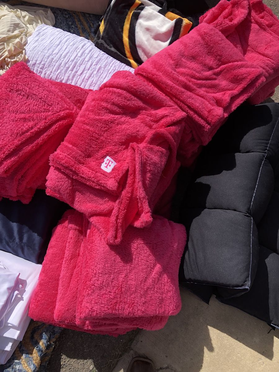 Tmobile Blanket Pink Throw