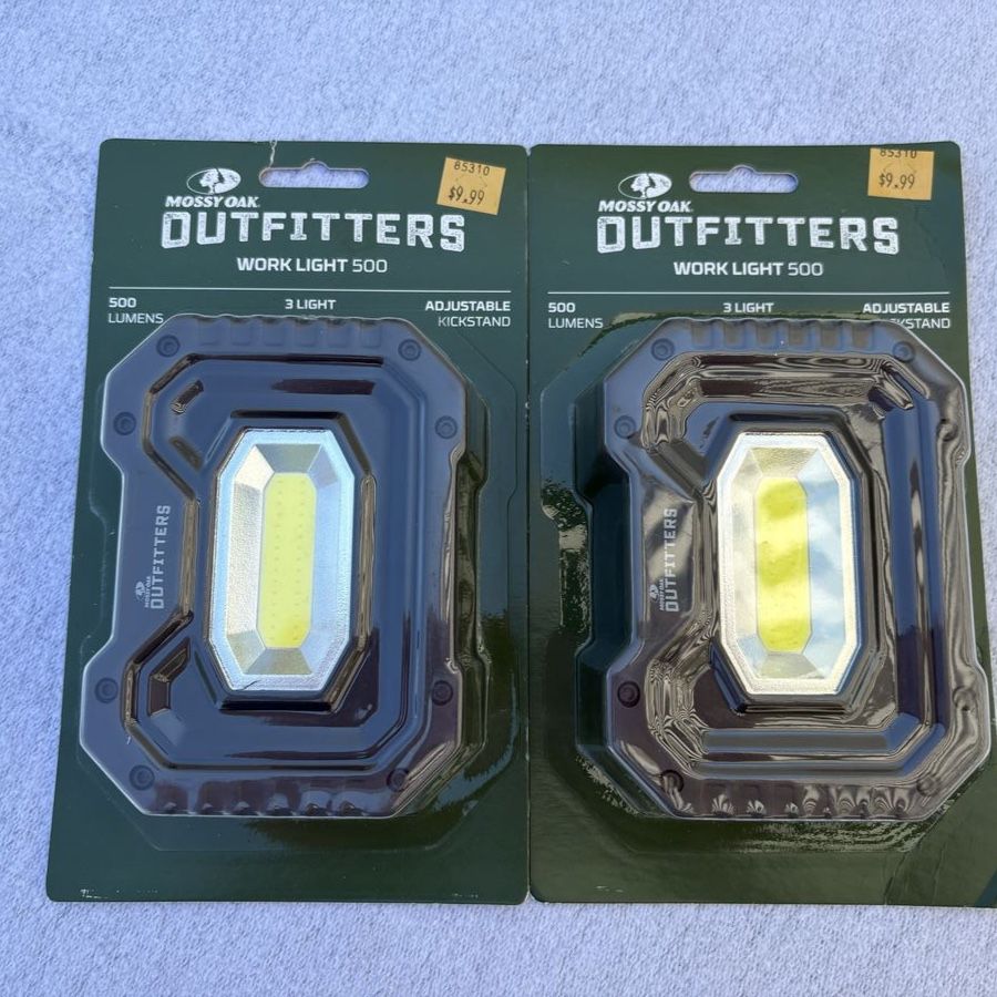 Mossy Oak Outfitters Work Light 500 Lumens New!
