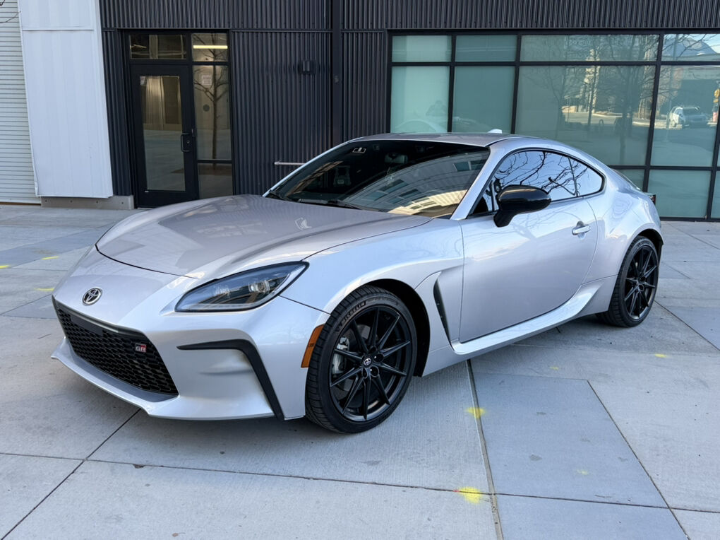 2023 TOYOTA GR86 Premium