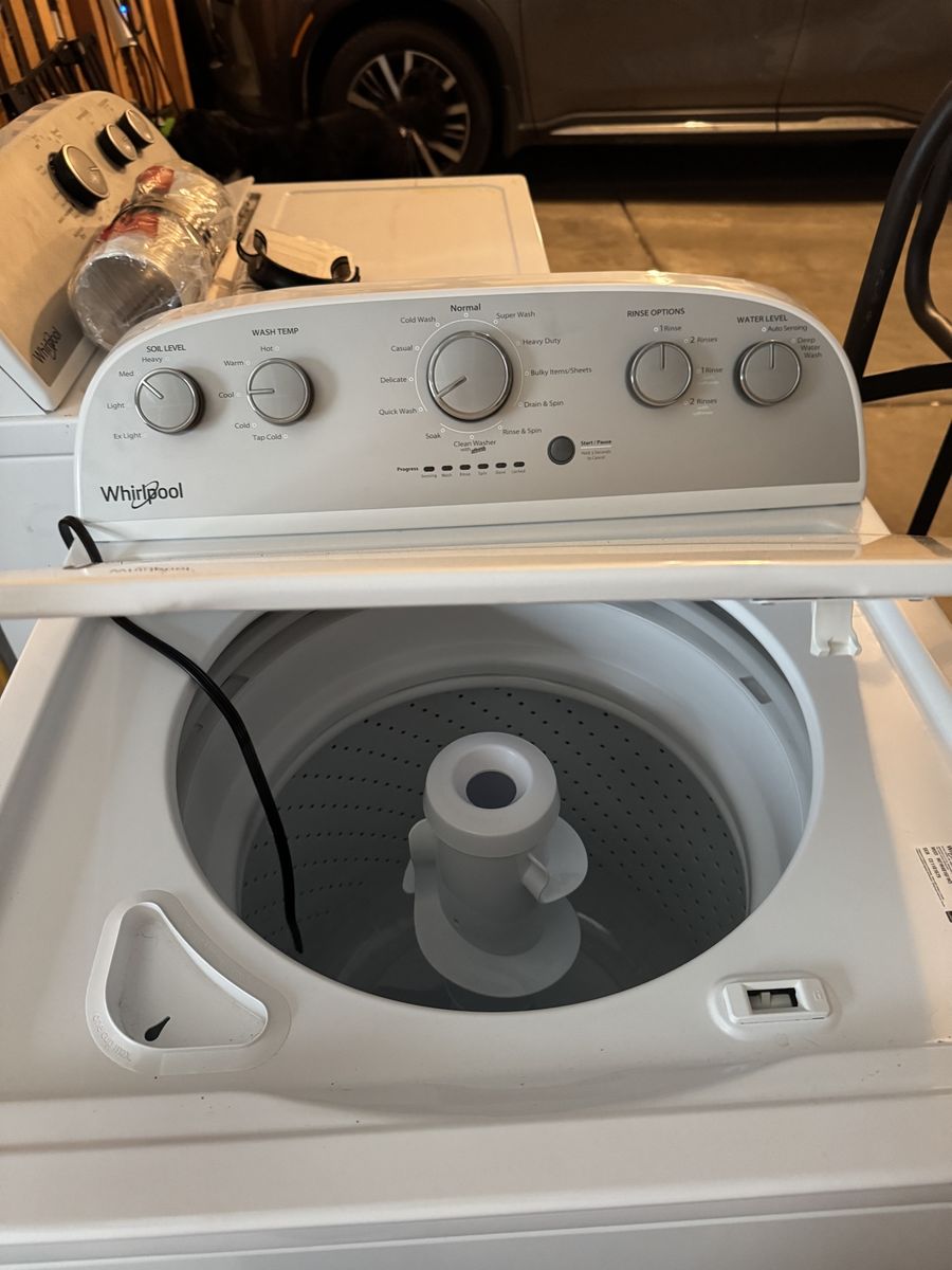 Whirlpool White Top-Load Washer & Gas Dryer Set - Excellent Condition