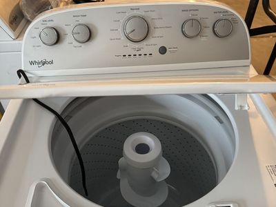 Whirlpool White Top-Load Washer & Gas Dryer Set - Excellent Condition