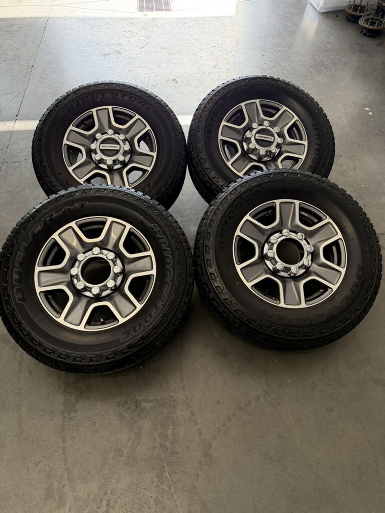 BRAND NEW 2025 F350 Superduty 18in Rims/ 275/70/18