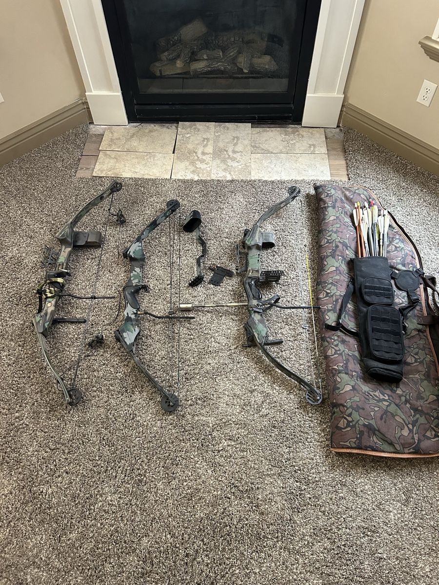 Camo Compound Bow Set with Quiver & Arrows - 3 Bows for Hunting/Target Practice