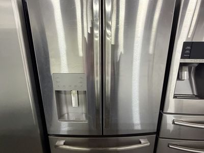 BEAUTIFUL GE STAINLESS FRENCH DOOR FRIDGE