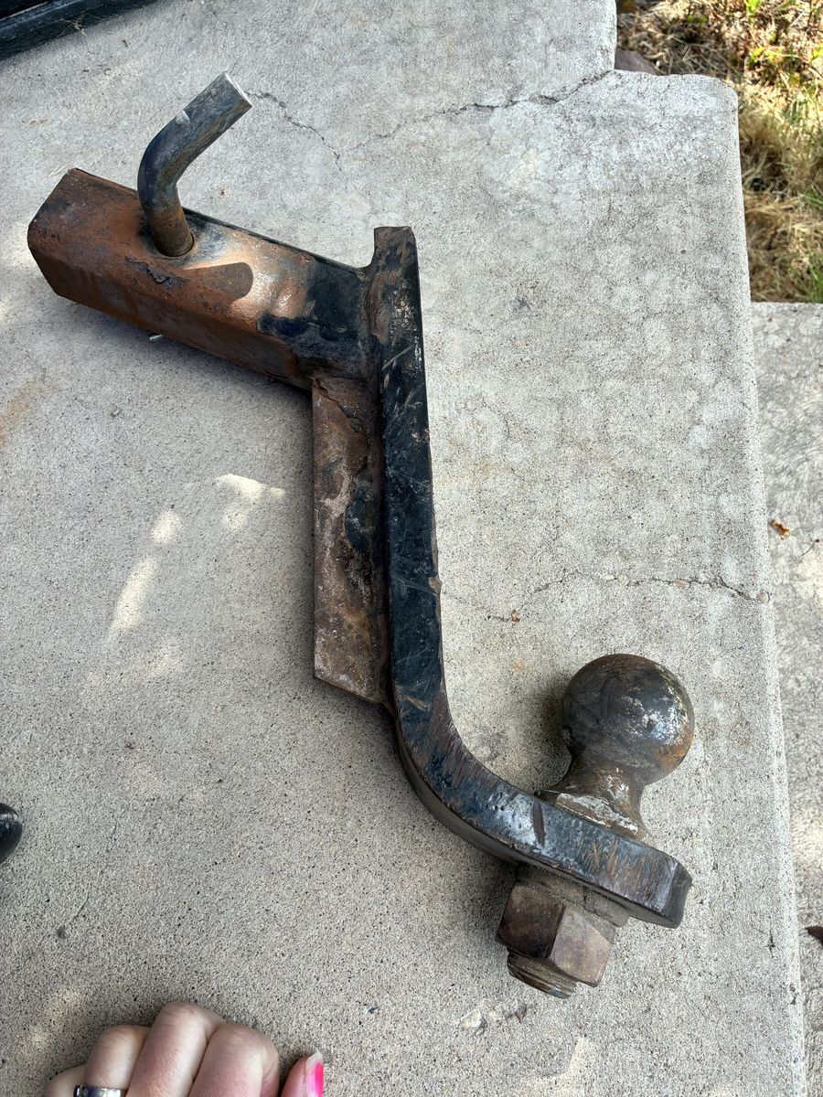 2 inch, CURT Trailer Hitch Ball Mount - Max Trailer Wt. 6,000 lbs, Max Tongue Wt. 600 lbs, V-5 Rated, with extra locking pin