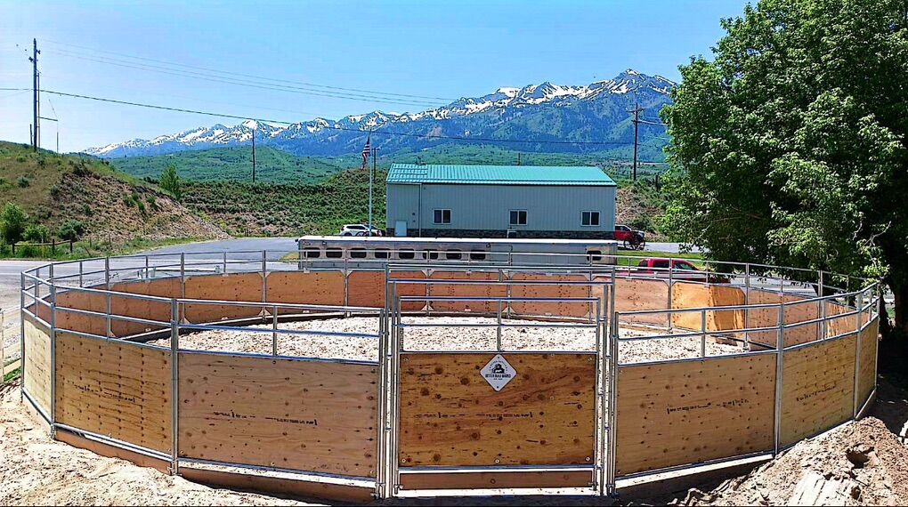 50' Solid Wall Round Pen