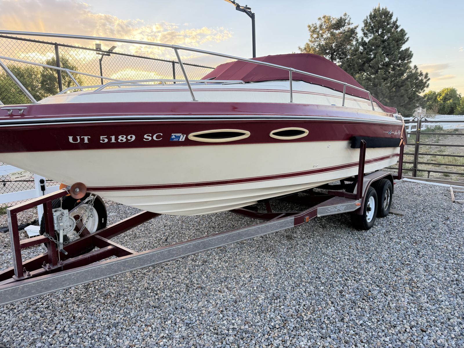 1987 Searay Sorrento 24’ Cuddy Cabin