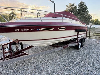 1987 Searay Sorrento 24’ Cuddy Cabin