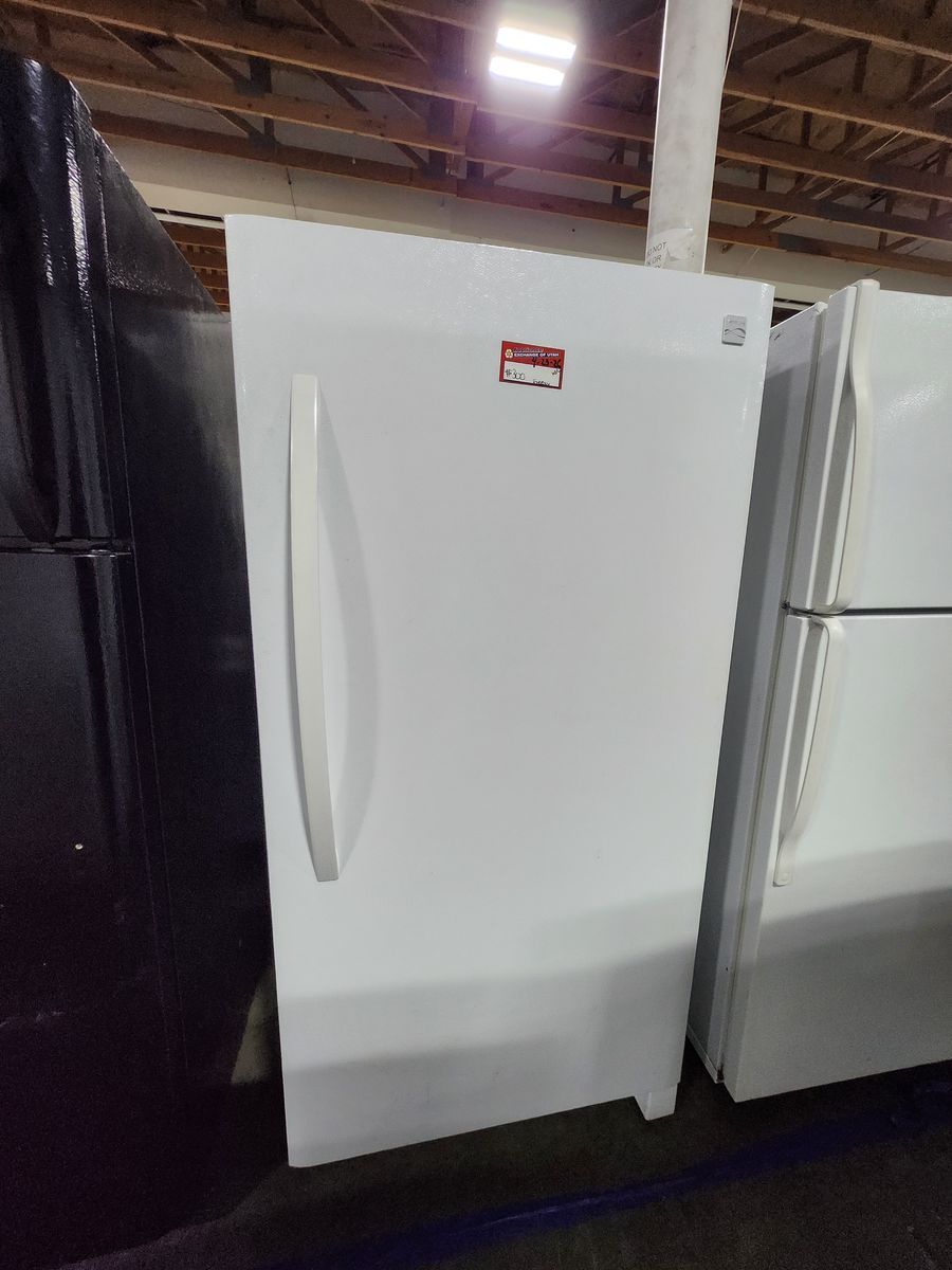 GREAT KENMORE UPRIGHT FROST FREE FREEZER! W-WARRANTY