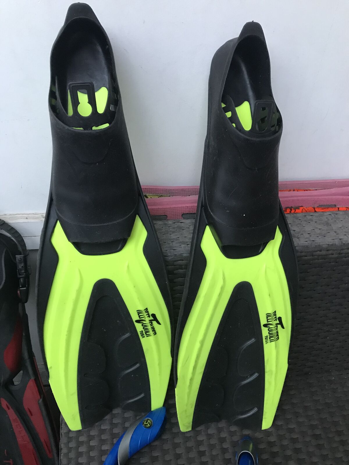 Tusa Scuba Dive Fins sz 12-13 snorkel fins