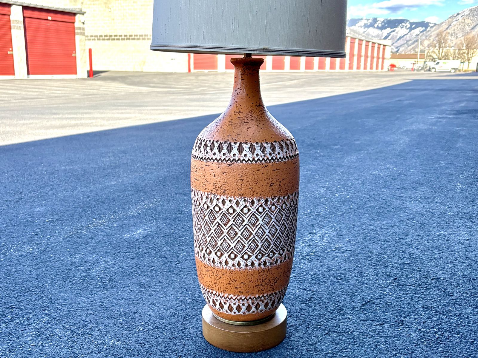 Fantastic terracotta vintage Mid Century Modern table lamp. MCM