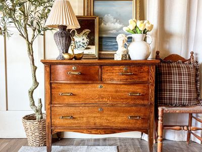 *FREE DELIVERY* Antique Oak Serpentine Dresser