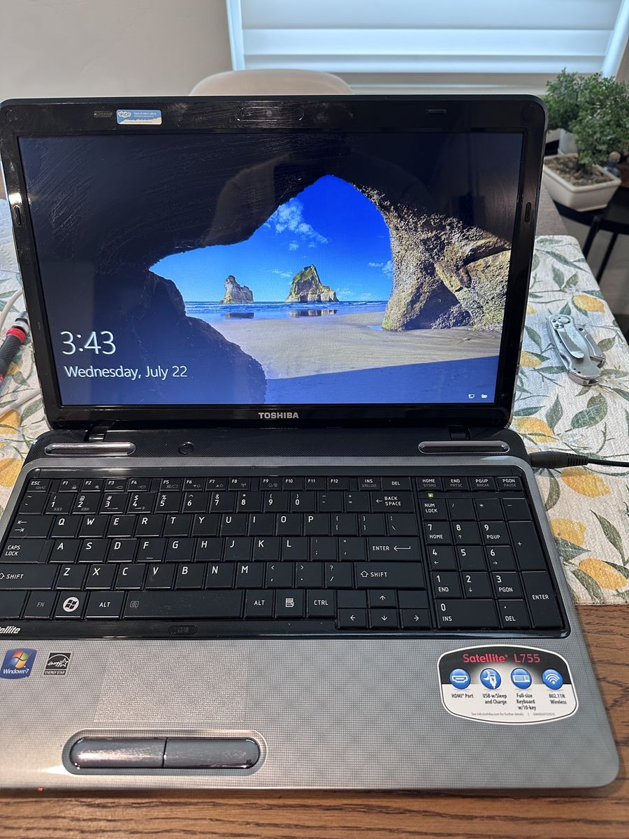 Toshiba Satellite L755-S5254 Laptop - Intel Core i3-2310M ,8GB RAM,300GB HDD, Win10 HDMI Port