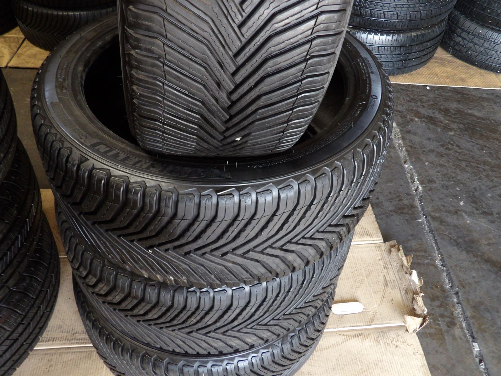 235/40R19 MICHELIN CROSSCLIMATE 2 SET OF USED TIRES