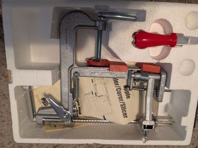 Pampered Chef Apple Peeler Corer Slicer