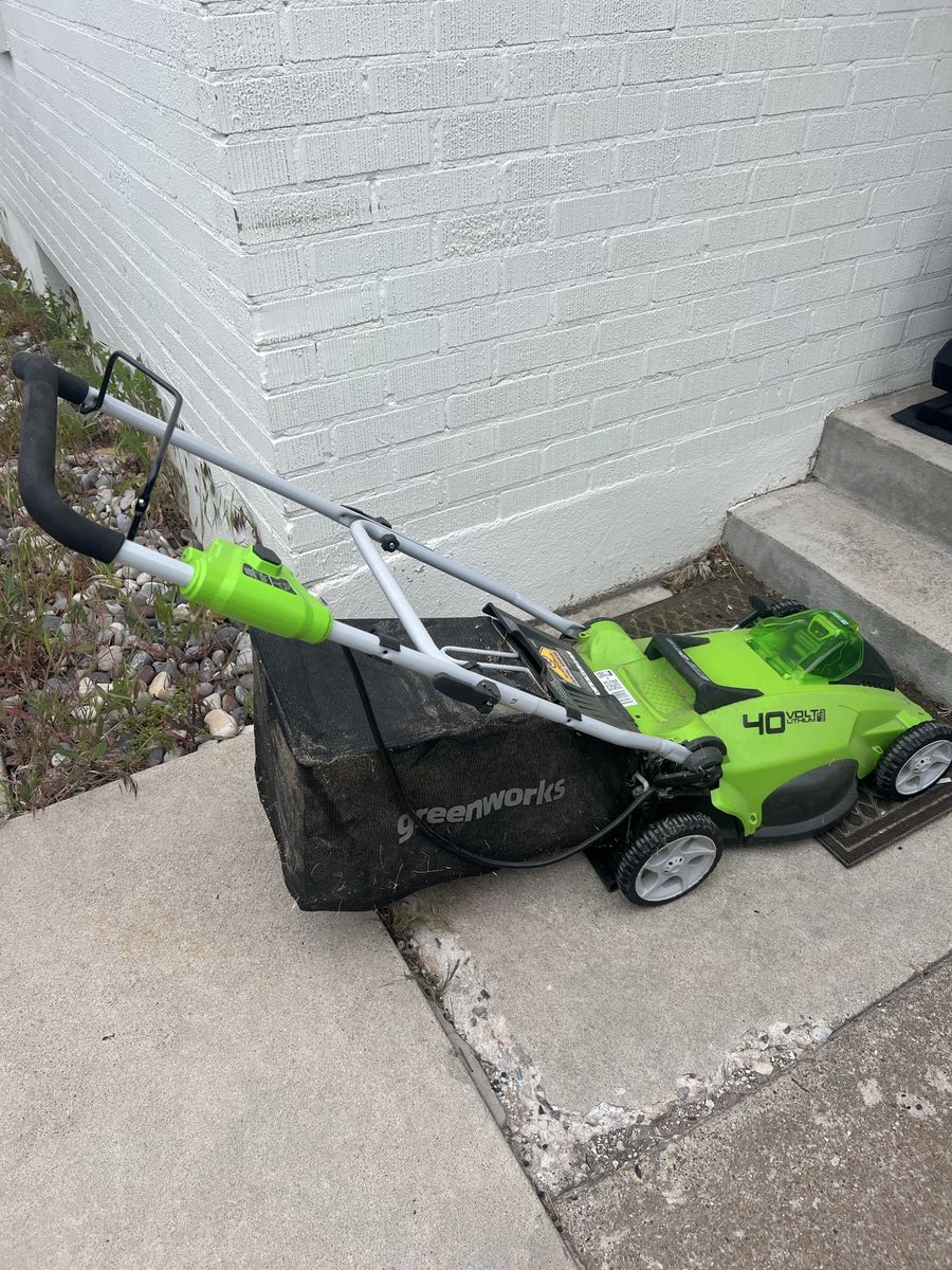 Greenworks 40V Cordless 16" Push Lawn Mower with Bag - G-MAX Lithium-Ion
