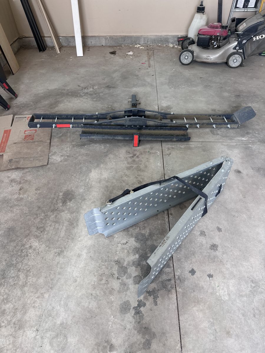 Dirt bike hitch rack and truck ramp