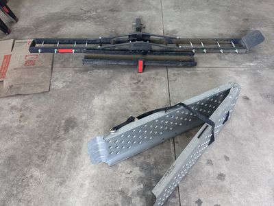 Dirt bike hitch rack and truck ramp