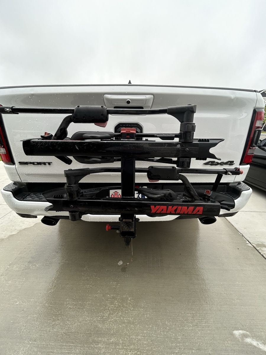 Yakima HoldUp 2 1.25” with 2” adapter