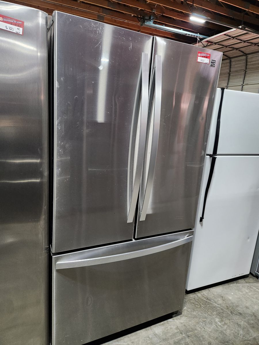 BEAUTIFUL KENMORE STAINLESS STEEL FRENCHDOR FRIDGE!