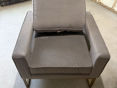 Accent chairs