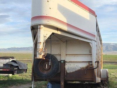 Circle J Horse gooseneck White/Red