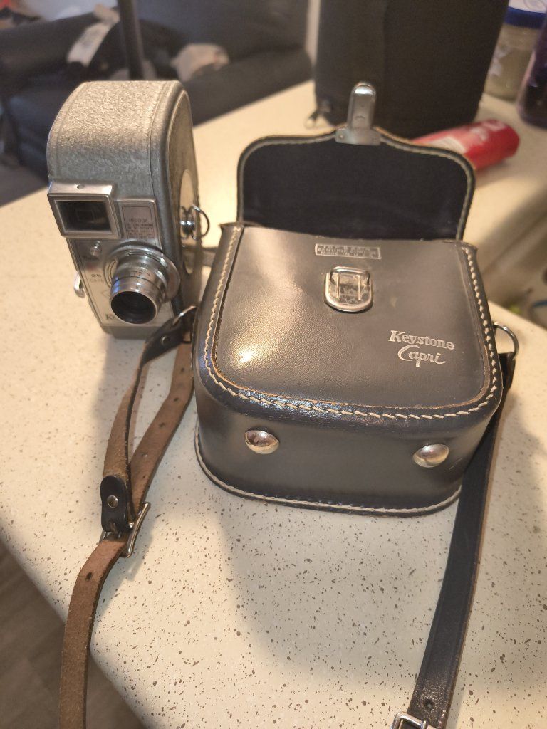 Vintage Keystone Capri 8mm Movie Camera with Original Leather Case - Classic Film Camera