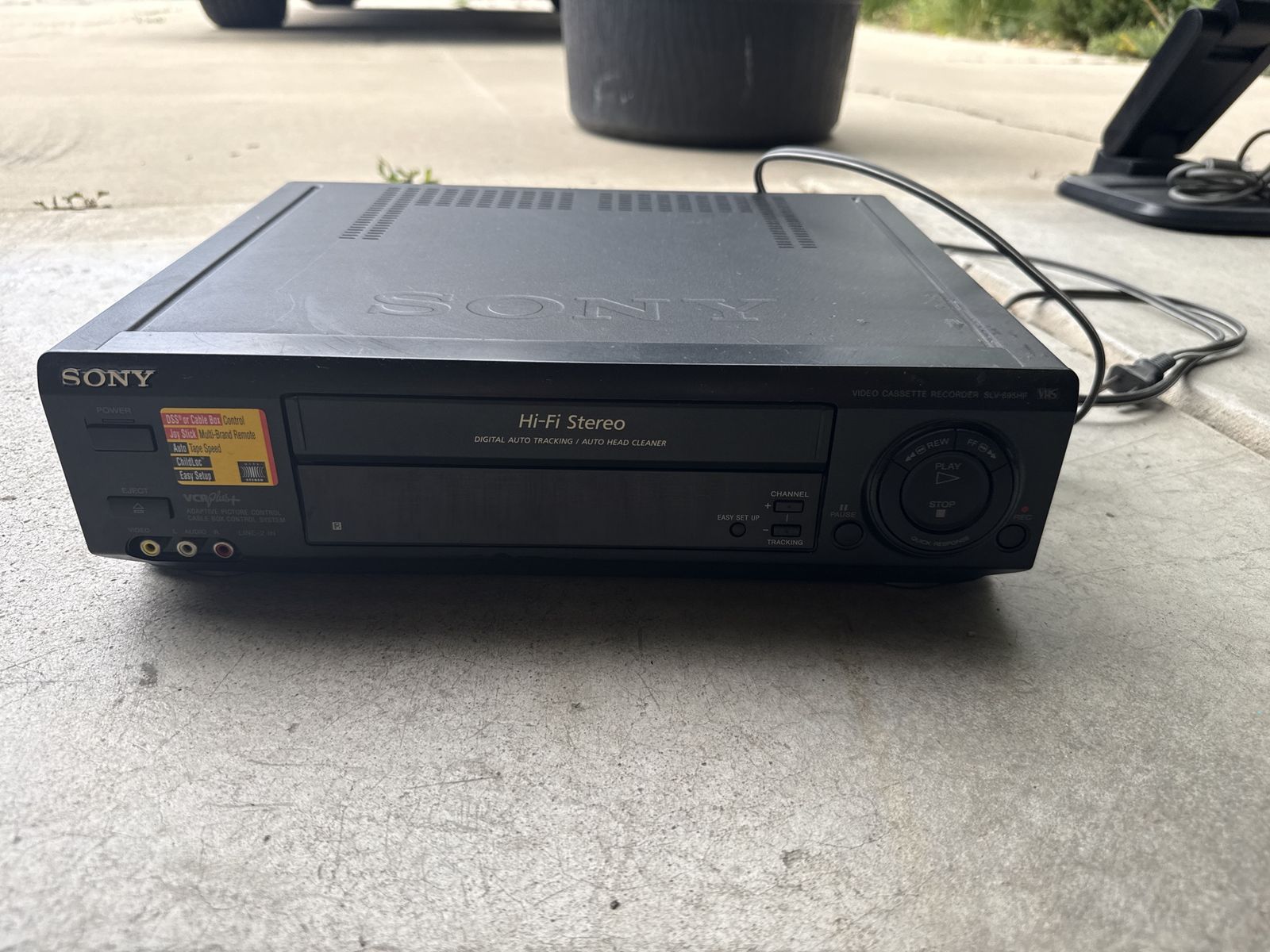 Sony SLV-89SHP Hi-Fi Stereo VHS VCR - Digital Auto Tracking & Auto Head Cleaner