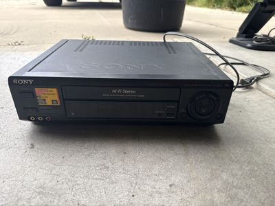 Sony SLV-89SHP Hi-Fi Stereo VHS VCR - Digital Auto Tracking & Auto Head Cleaner