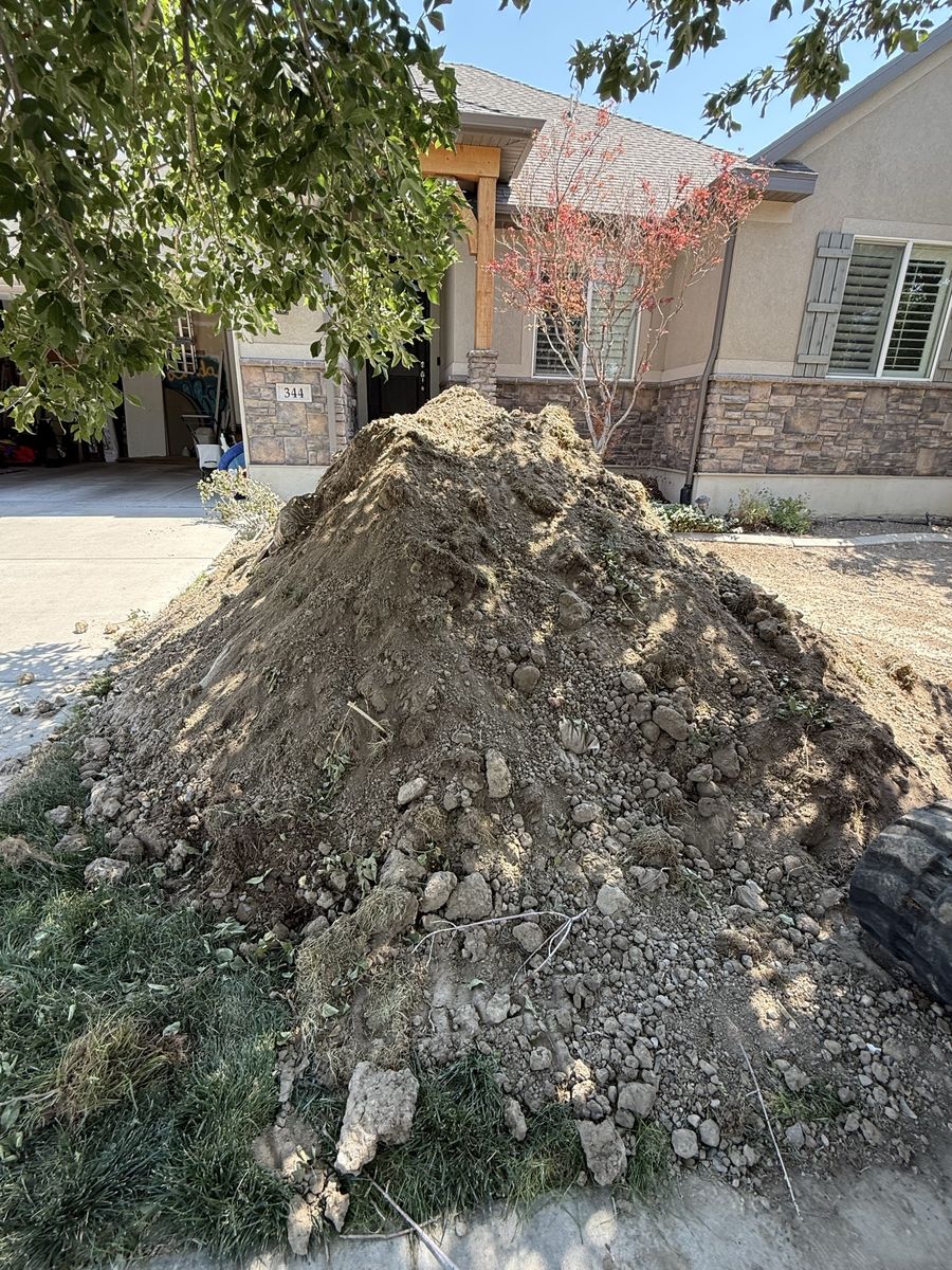 Free Fill Dirt - Approximately 2.5 Yards