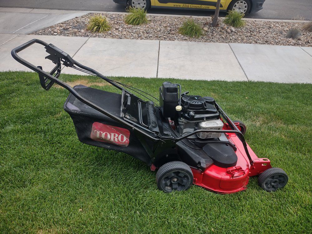 Lawn mower "Toro"  31 inches Kawasaki motor Commercial