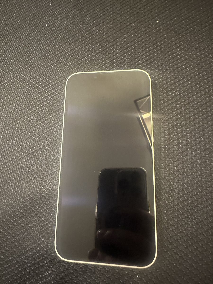iPhone 13 – 128GB – White– Excellent Condition