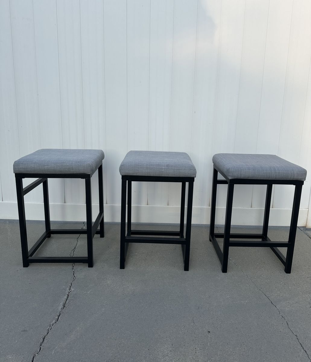Cute Modern Upholstered Counter Height Bar Stools 