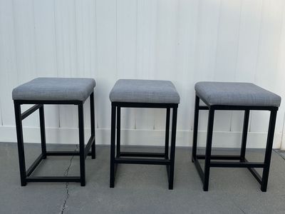 Cute Modern Upholstered Counter Height Bar Stools