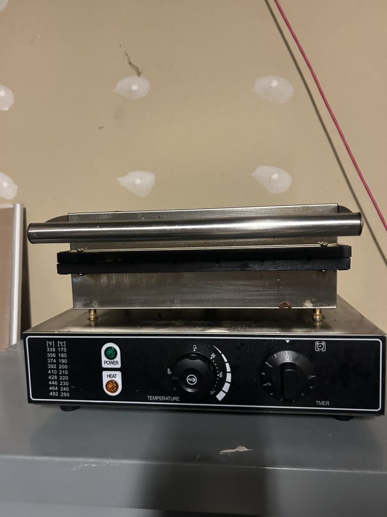 Commercial Panini / Contact Grill