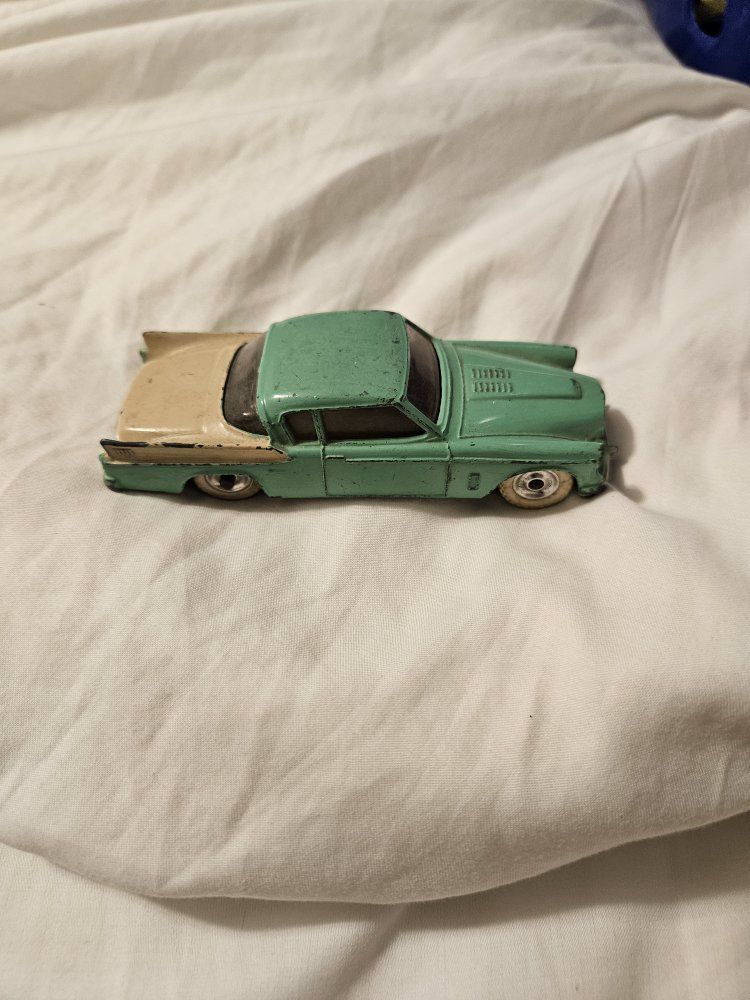 Vintage Dinky Toys 169 Studebaker Golden Hawk Diecast Car Made in England Meccano Ltd.