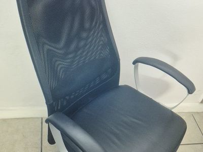 IKEA MARKUS OFFICE CHAIR