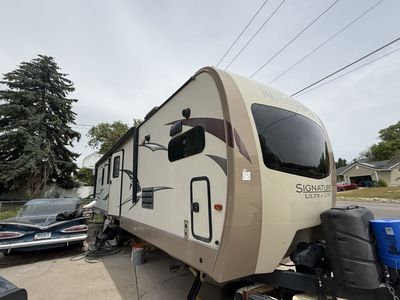 2017 Rockwood signature ultralight tongue pole behind camper trailer