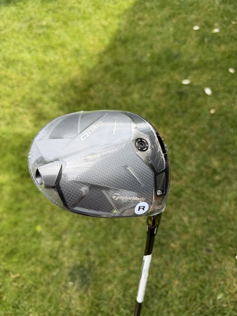 NEW TaylorMade Qi35 Driver 10.5 Reg