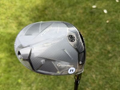 NEW TaylorMade Qi35 Driver 10.5 Reg