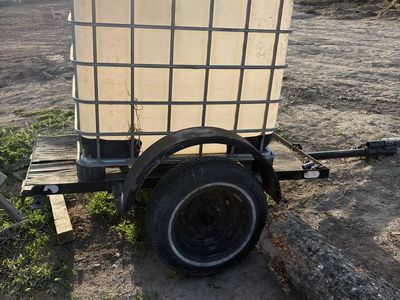 275 gallon water tank on trailer