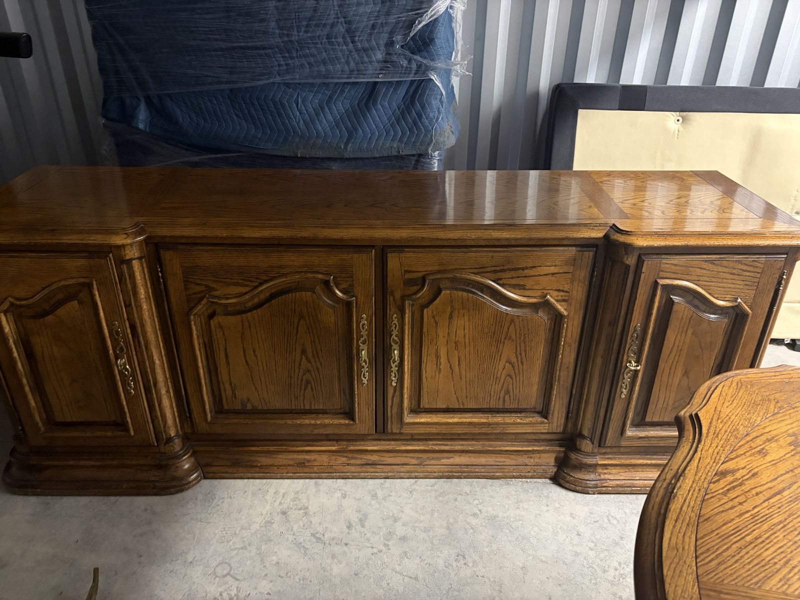 Ornate Wood Credenza Sideboard Buffet Cabinet with Drawers and shelves